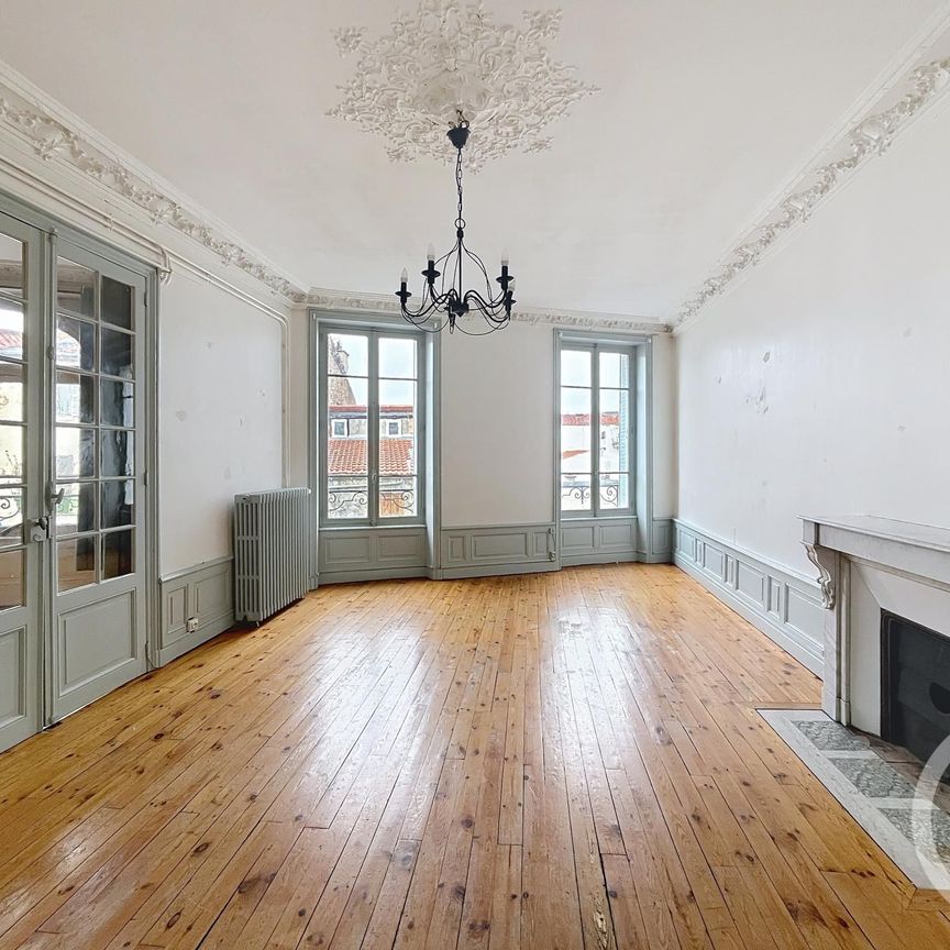 Location Appartement 3 pièces 108m² CLERMONT FERRAND 63000 - Photo 1