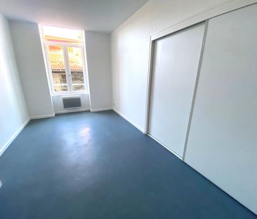 Location Appartement 3 pièces 71m² ROMANS SUR ISERE 26100 - Photo 2