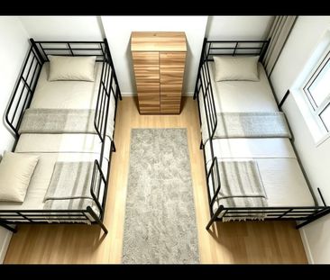 Room in a Shared House, Katherine Road, E6 - Photo 5