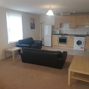 3 bedroom apartment to rent - Photo 2