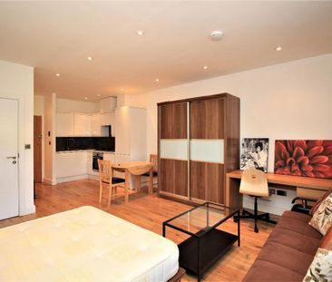 Shirley Street, Canning Town, E16 - Photo 2