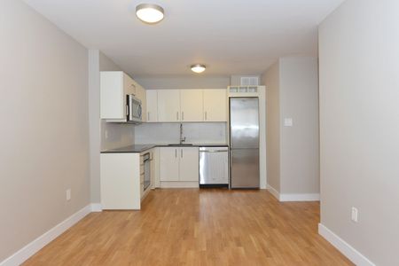 730 St Clarens Avenue - Photo 4