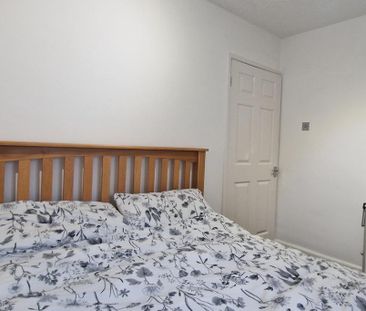 2 bedroom detached bungalow to rent - Photo 4