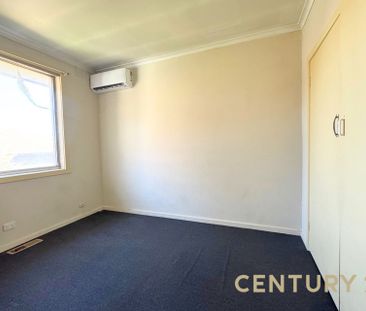 Modern Apartment with 3 Split Systems - Photo 6