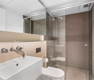 Fully Furnished Sun-Lit Apartment - Photo 5