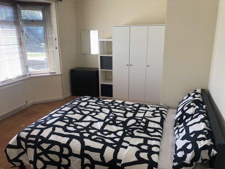 5 bedroom house to rent - Photo 2