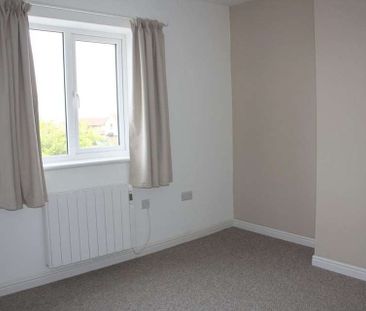 3 bedroom flat to rent - Photo 3