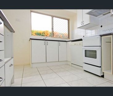 47 Mortlake Crescent, Boronia Heights, Qld 4124 - Photo 4