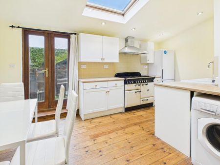 2 bedroom semi-detached house to rent - Photo 4