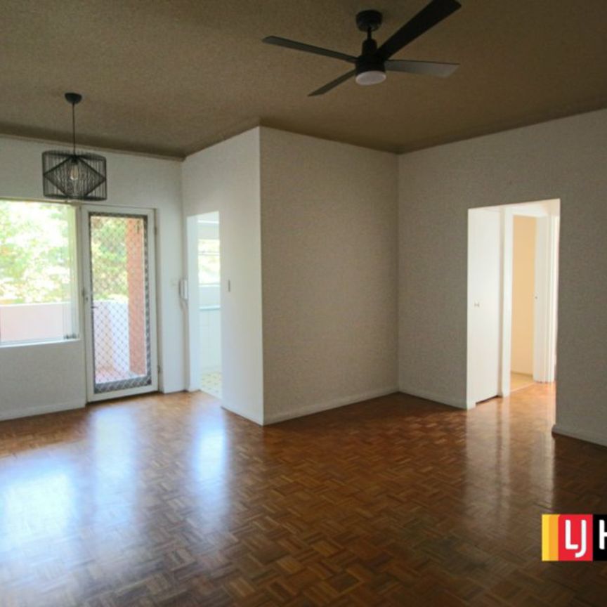 Bright & Spacious Two-Bedroom Apartment in the Heart of Brighton-Le-Sands - Photo 1