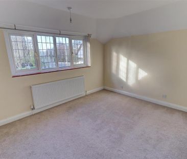 4 bedroom detached house to rent - Photo 3