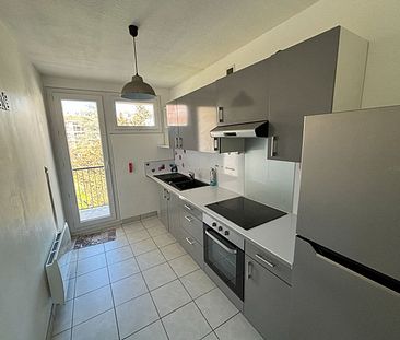 SALON DE PCE - T4 en location meublée - 71.28m2 - Photo 5