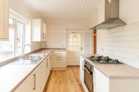 2 bedroom semi-detached house to rent - Photo 5