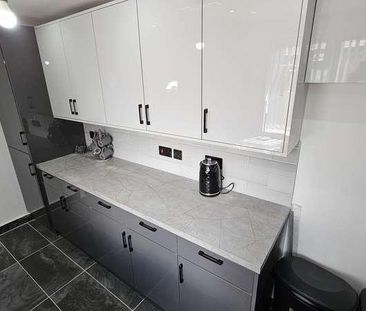 Grovehall Drive, Leeds, LS11 - Photo 4