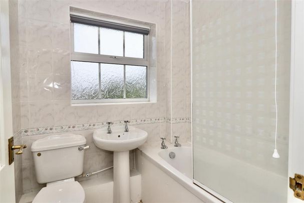 3 bedroom detached house to rent - Photo 1