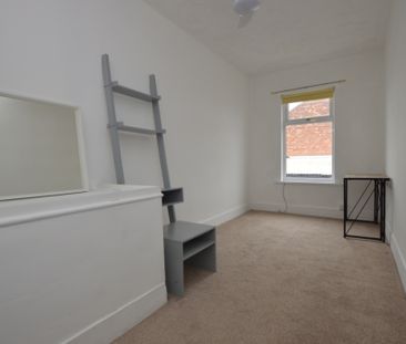 2 Bedroom House - Photo 6