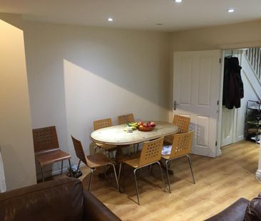 6 bedroom terraced house to rent - Photo 3