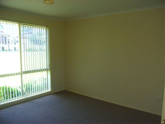 FAMILY HOME - ALBION PARK RAIL - Photo 1