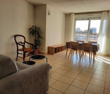 Location Appartement 3 pièces 76m² NIMES 30900 - Photo 1