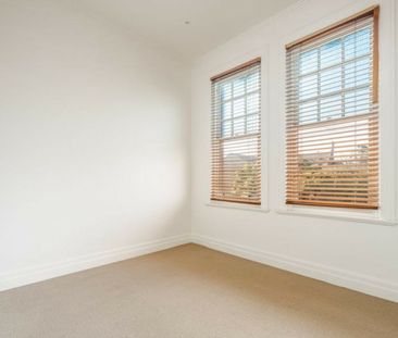 Prime Location – Lifestyle and Convenience at Your Doorstep - Photo 1