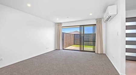 Three Bedroom Beauty! - Photo 4