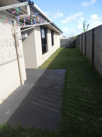 4 BEDROOM FAMILY HOME IN BLACKS BEACH - Photo 4