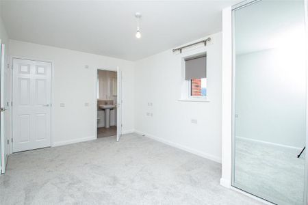 3 bedroom semi-detached house to rent - Photo 4