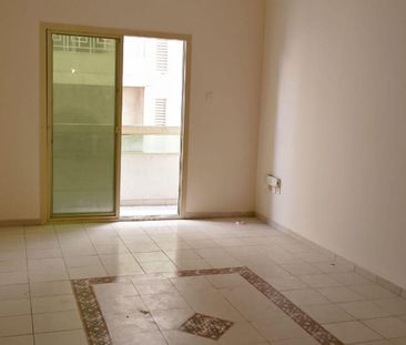 Beautiful view, lively area near Dubai exit - Photo 2