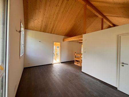 Casa unifamiliare con terreno e posti auto coperti - Photo 2