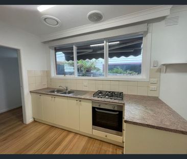 1/23 Shoobra Road, Elsternwick, Vic 3185 - Photo 6