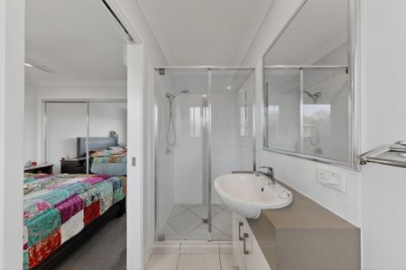 24/1 Emerald Place, Bridgeman Downs QLD 4035 - Townhouse For Rent | Domain - Photo 2