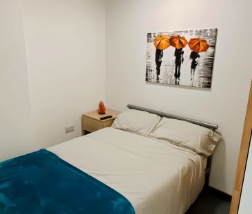 One Bed Flat - Photo 2