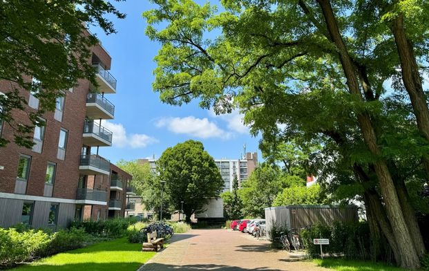 Prachtig 3-kamer appartement met balkon, berging en parkeerplaats - Foto 1