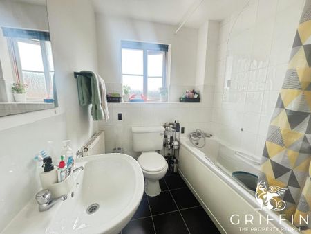 Lennox Close, Chafford Hundred, Grays, RM16 - Photo 5