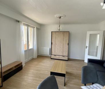 Grand studio meublé avec balcon et parking au coeur de Chantilly - Photo 3