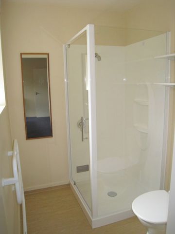 Extremely Tidy Room Available 2026 - Photo 4