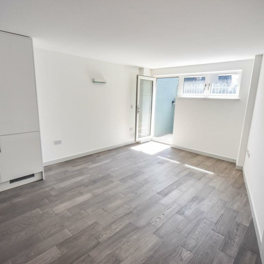 London Road - Photo 1