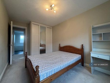 2 bedroom flat to rent - Photo 5