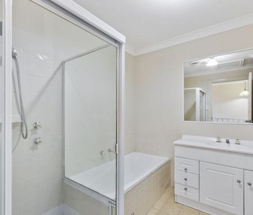 2-Bedroom Townhouse in Central Location - Photo 2