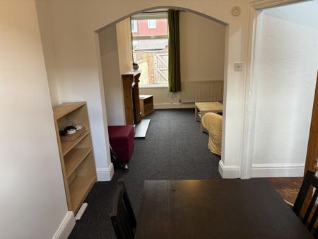 2 bedroom terraced house to rent - Photo 2