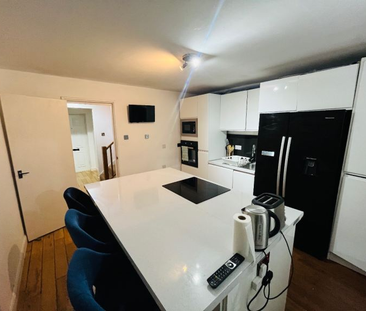 1 bedroom in a house share to rent - Photo 6