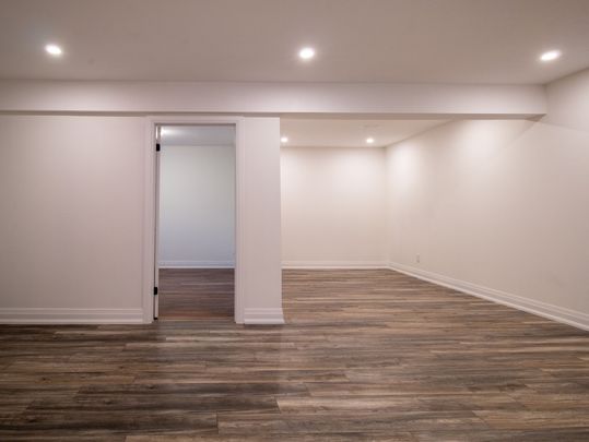 For Lease - 47 Limestone Crescent Unit# Lower, Whitby, Ontario - Photo 1