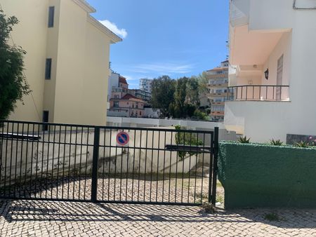 Apartamento T1 renovado para arrendamento sem móveis no Estoril - Photo 4