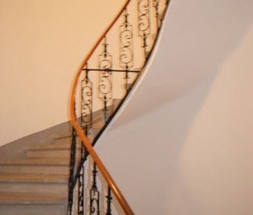 Nobel-moderne 2 Zimmer Wohnung mit KFZ-Abstellplatz - Photo 1