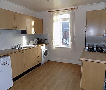 2 bedroom flat to rent - Photo 6