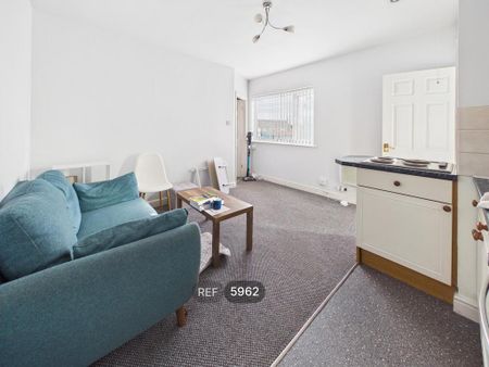 1 bedroom flat to rent - Photo 3