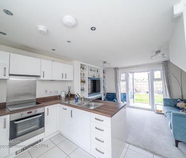 2 bedroom semi-detached house to rent - Photo 2