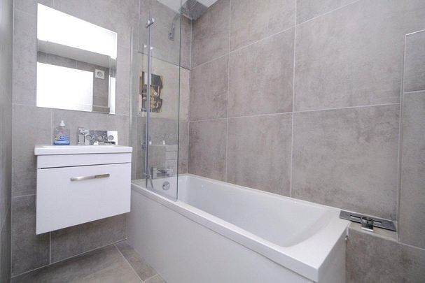 3 bedroom apartment to rent - Photo 1