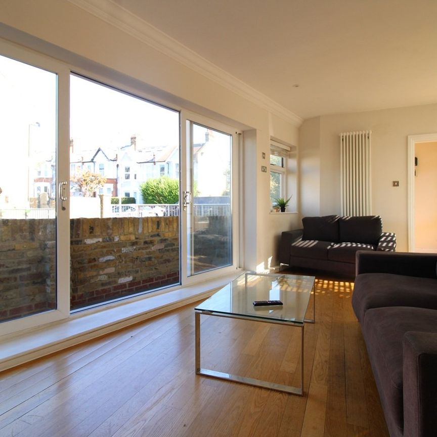 5 Bed Terraced House, Aslett Street, SW18 - Photo 1