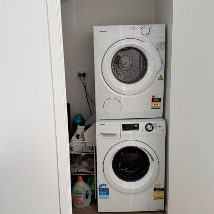 Modern, Sunny, Private and Fully Fenced Townhouse - Photo 1